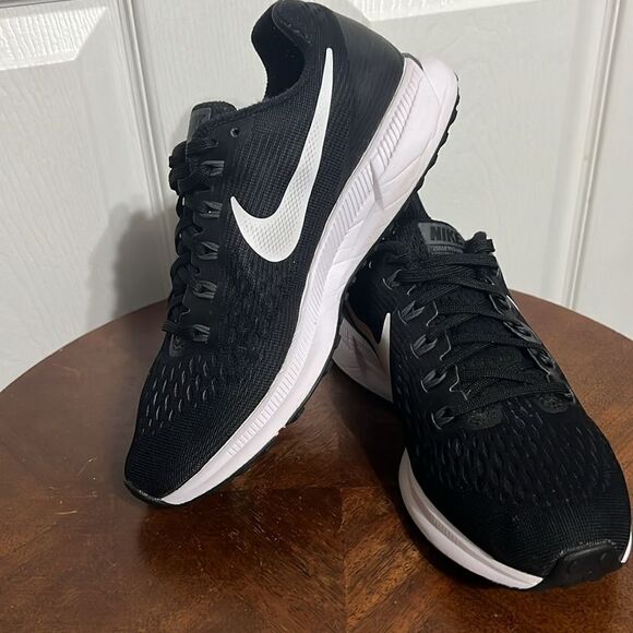 🔥 NIKE Air Zoom Pegasus 34 Running Shoe  Black/White - Women Sz 7 - EXCELLENT - Picture 9 of 15